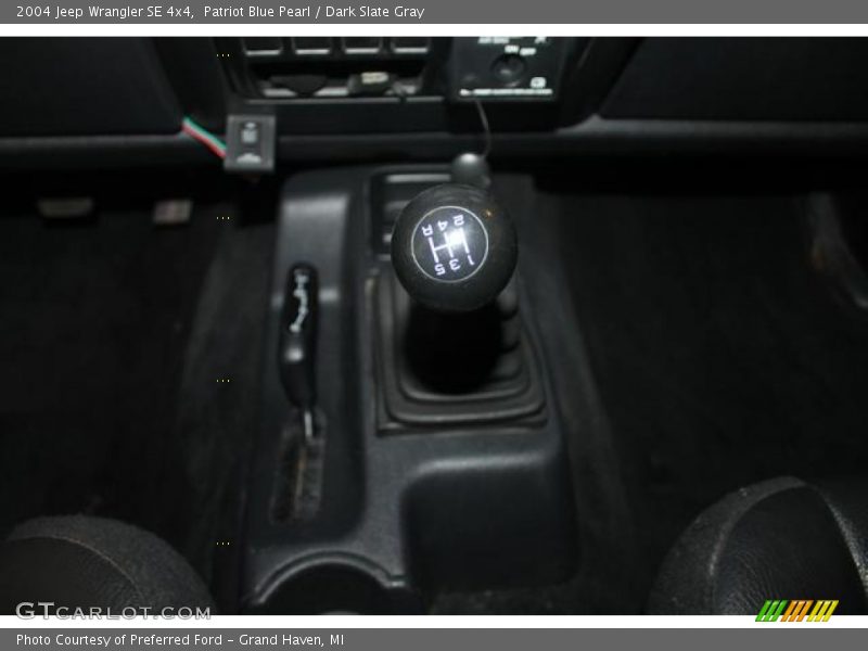 Patriot Blue Pearl / Dark Slate Gray 2004 Jeep Wrangler SE 4x4