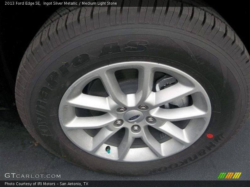 Ingot Silver Metallic / Medium Light Stone 2013 Ford Edge SE