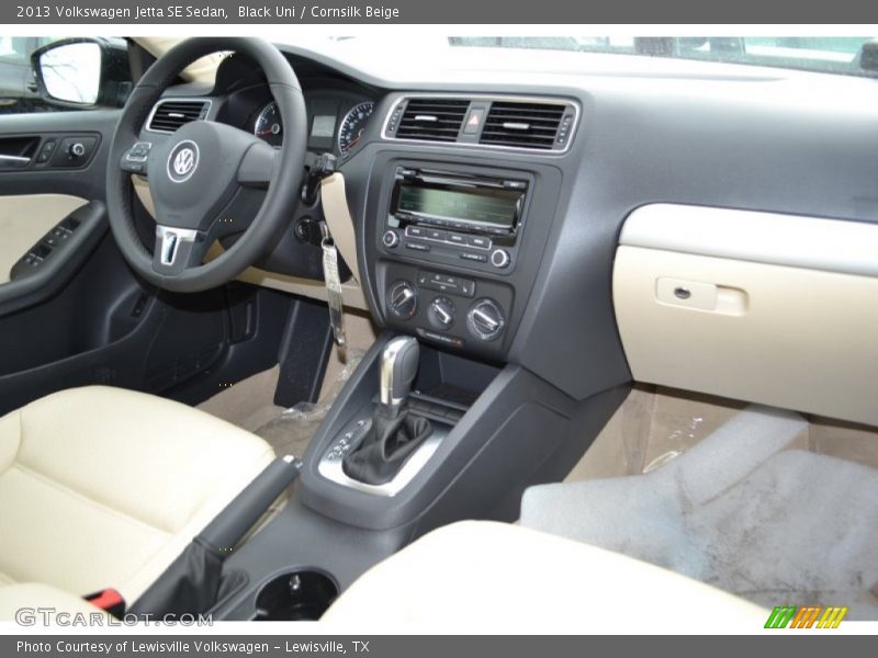 Black Uni / Cornsilk Beige 2013 Volkswagen Jetta SE Sedan