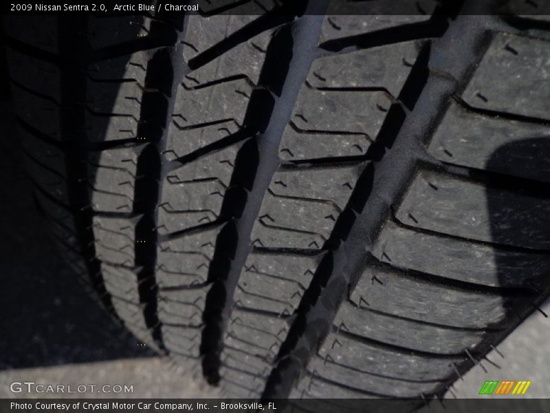 Arctic Blue / Charcoal 2009 Nissan Sentra 2.0