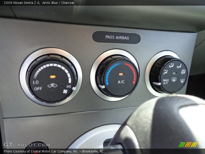 Arctic Blue / Charcoal 2009 Nissan Sentra 2.0