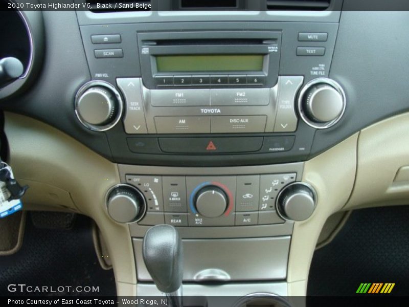 Black / Sand Beige 2010 Toyota Highlander V6