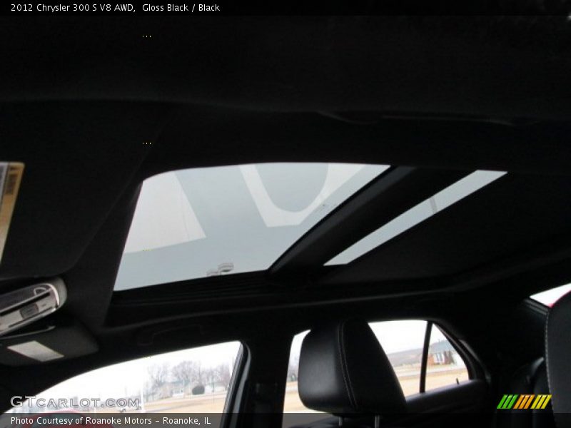 Sunroof of 2012 300 S V8 AWD