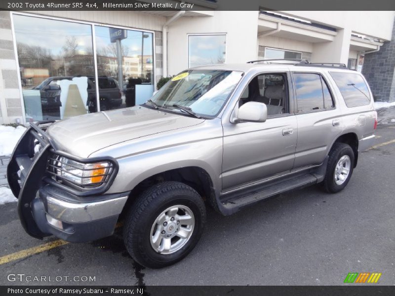 Millennium Silver Metallic / Gray 2002 Toyota 4Runner SR5 4x4