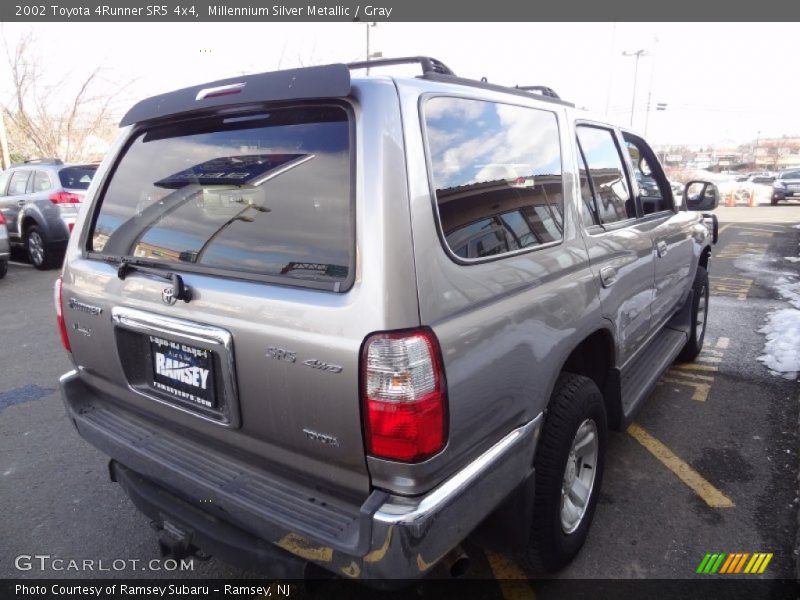 Millennium Silver Metallic / Gray 2002 Toyota 4Runner SR5 4x4