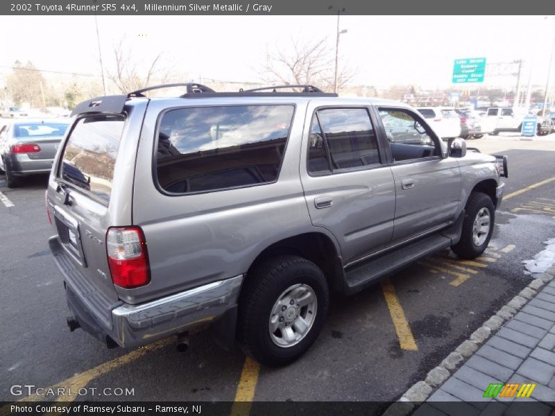 Millennium Silver Metallic / Gray 2002 Toyota 4Runner SR5 4x4