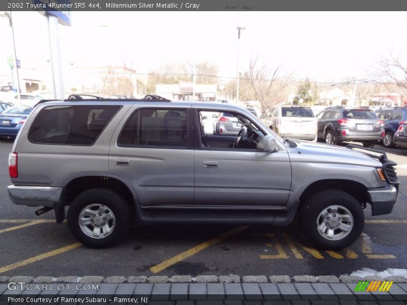 Millennium Silver Metallic / Gray 2002 Toyota 4Runner SR5 4x4