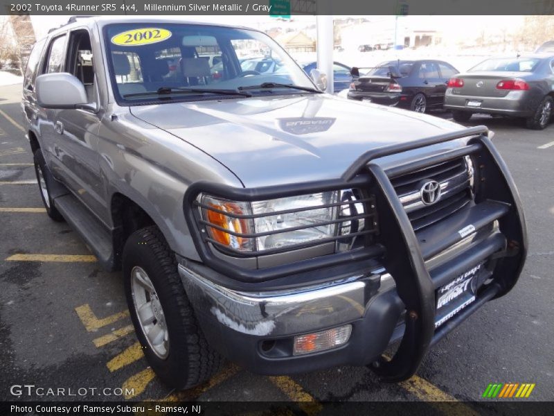 Millennium Silver Metallic / Gray 2002 Toyota 4Runner SR5 4x4