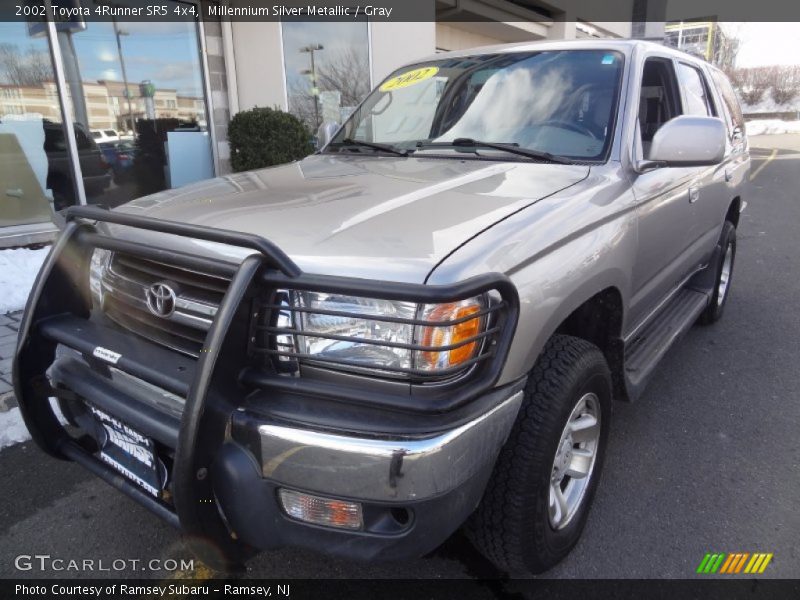 Millennium Silver Metallic / Gray 2002 Toyota 4Runner SR5 4x4