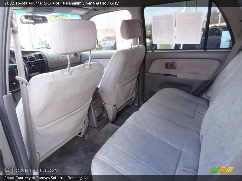 Millennium Silver Metallic / Gray 2002 Toyota 4Runner SR5 4x4
