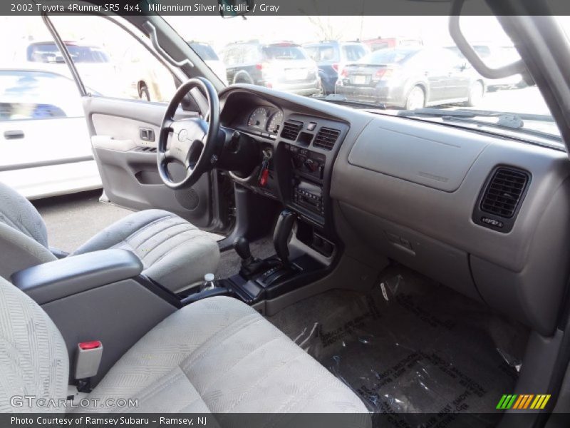 Millennium Silver Metallic / Gray 2002 Toyota 4Runner SR5 4x4