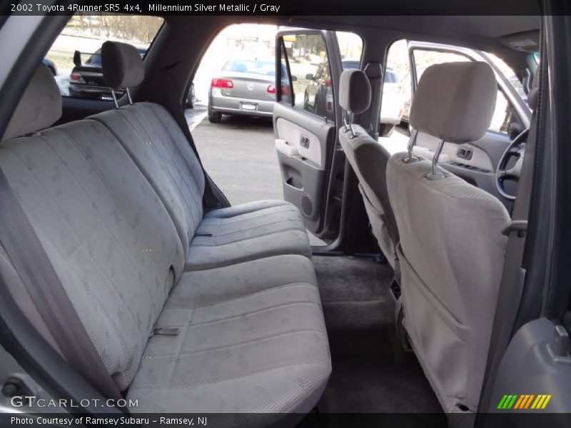 Millennium Silver Metallic / Gray 2002 Toyota 4Runner SR5 4x4