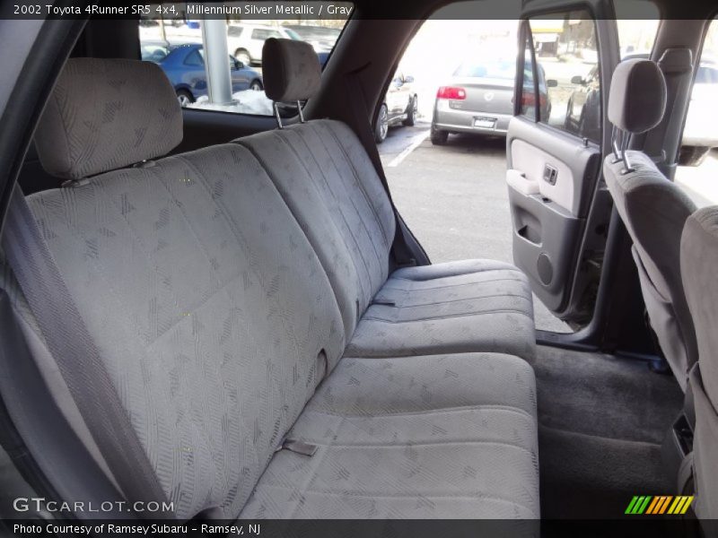 Millennium Silver Metallic / Gray 2002 Toyota 4Runner SR5 4x4