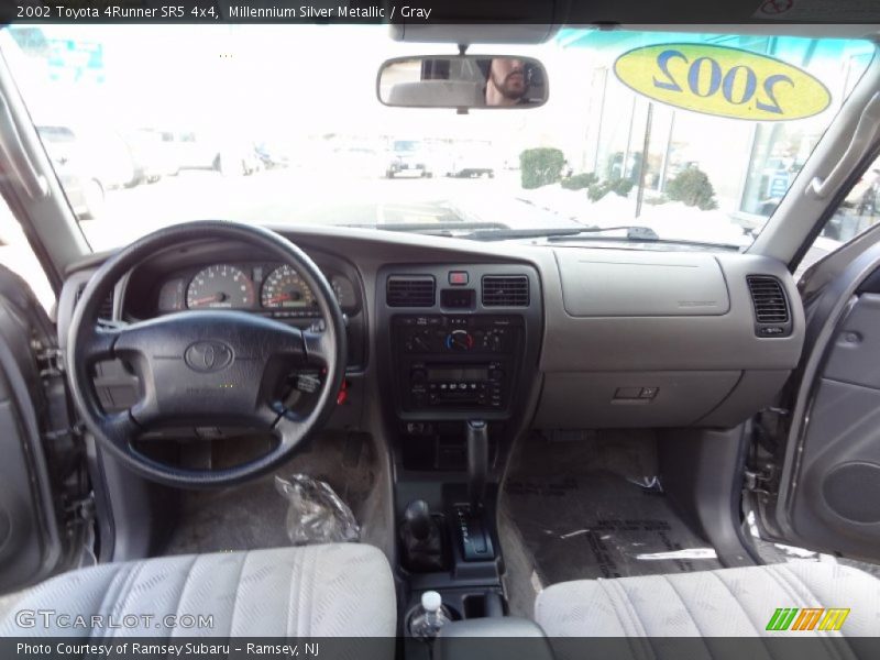 Millennium Silver Metallic / Gray 2002 Toyota 4Runner SR5 4x4