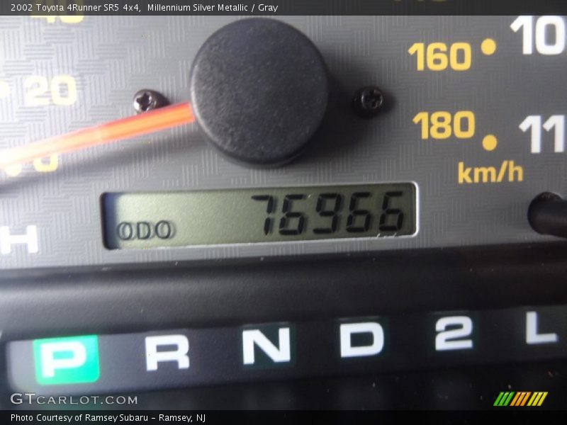 Millennium Silver Metallic / Gray 2002 Toyota 4Runner SR5 4x4