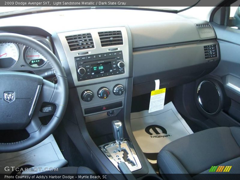 Light Sandstone Metallic / Dark Slate Gray 2009 Dodge Avenger SXT