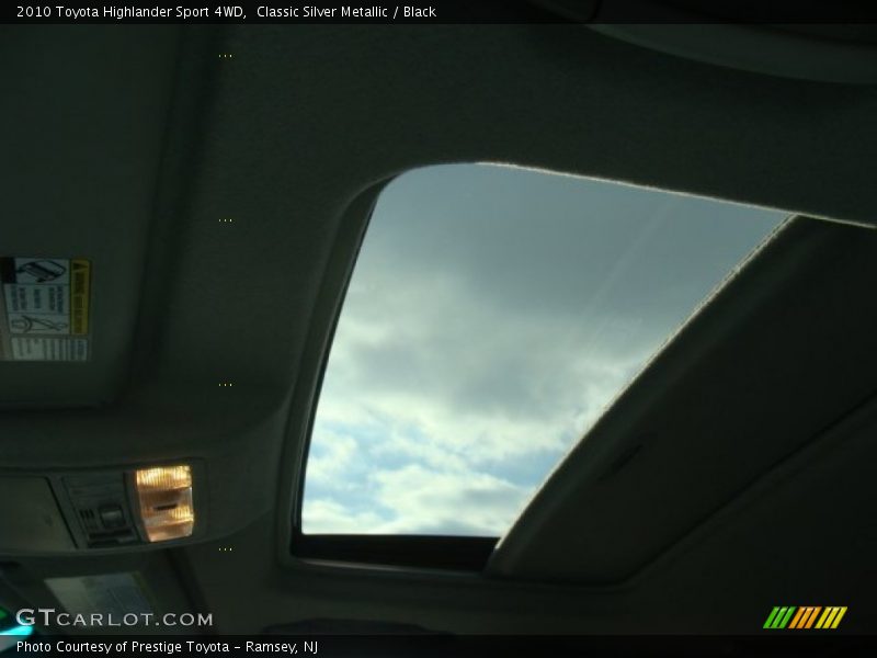 Classic Silver Metallic / Black 2010 Toyota Highlander Sport 4WD