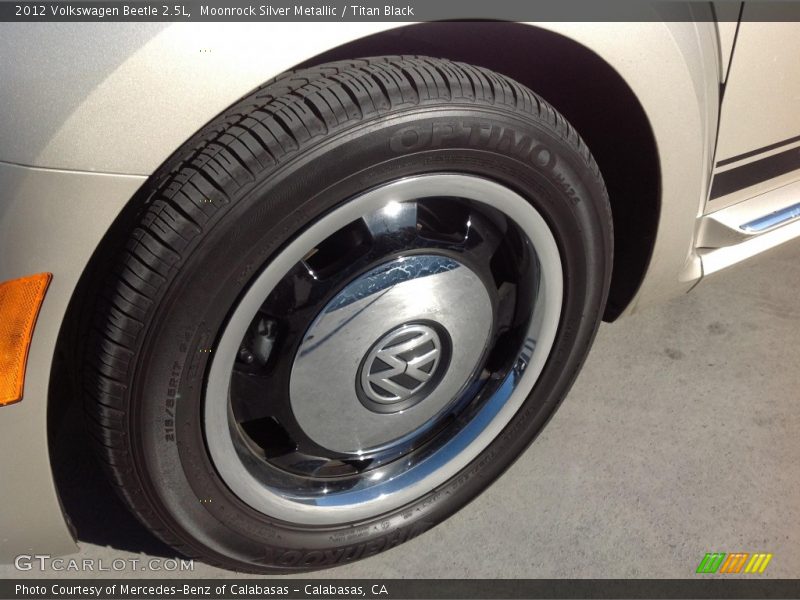 Moonrock Silver Metallic / Titan Black 2012 Volkswagen Beetle 2.5L