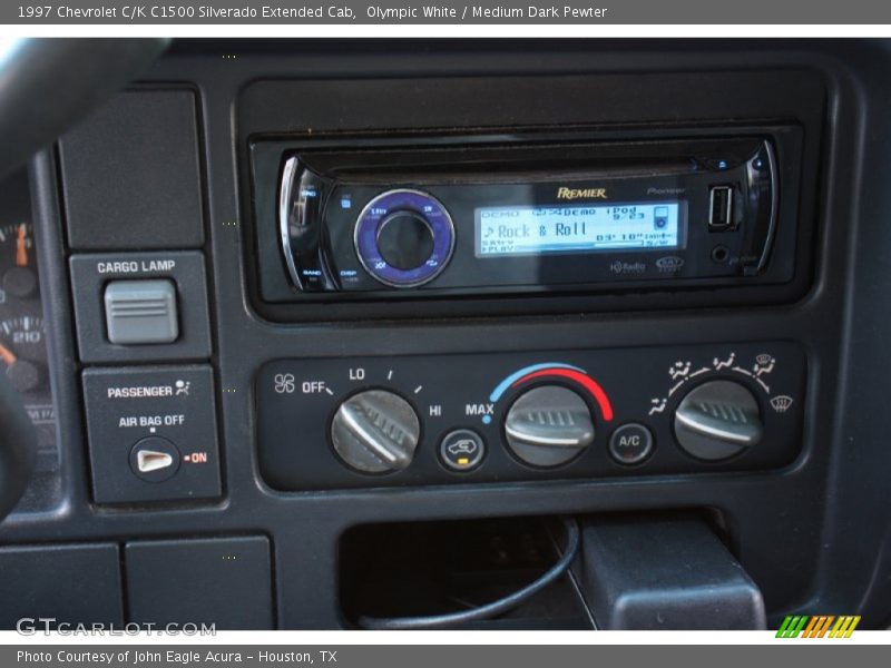 Olympic White / Medium Dark Pewter 1997 Chevrolet C/K C1500 Silverado Extended Cab