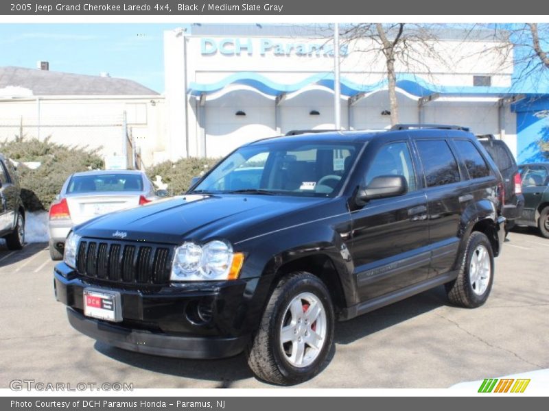 Black / Medium Slate Gray 2005 Jeep Grand Cherokee Laredo 4x4