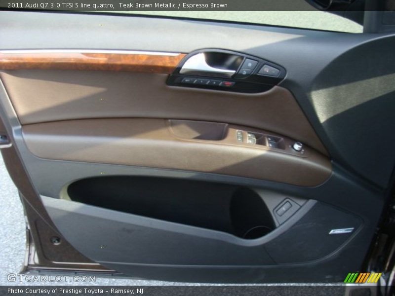 Door Panel of 2011 Q7 3.0 TFSI S line quattro