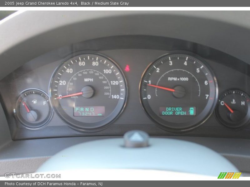 Black / Medium Slate Gray 2005 Jeep Grand Cherokee Laredo 4x4