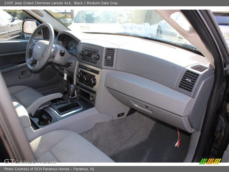 Black / Medium Slate Gray 2005 Jeep Grand Cherokee Laredo 4x4