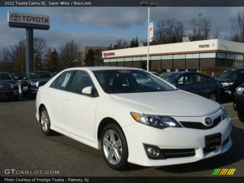Super White / Black/Ash 2012 Toyota Camry SE