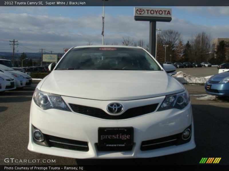 Super White / Black/Ash 2012 Toyota Camry SE