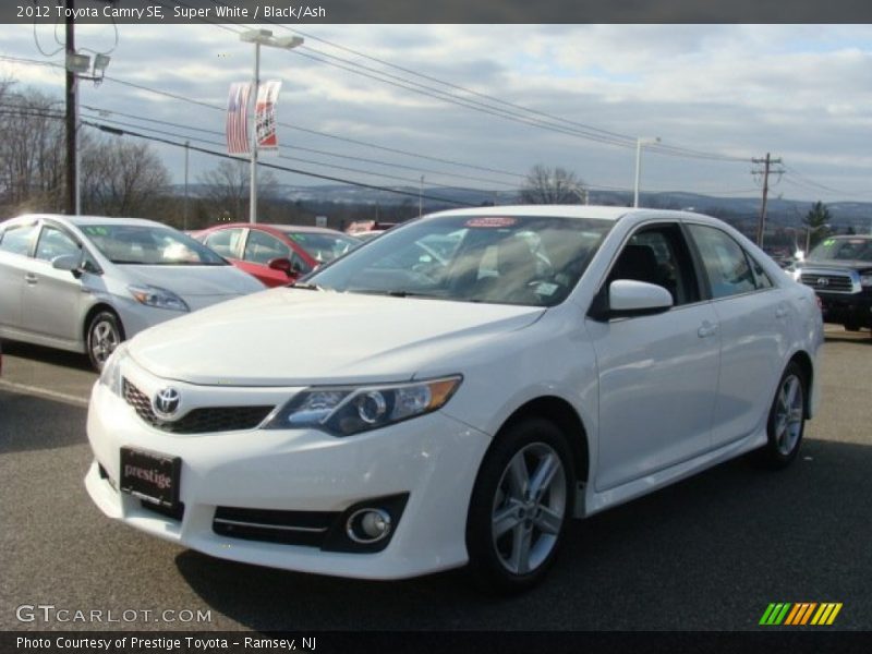 Super White / Black/Ash 2012 Toyota Camry SE