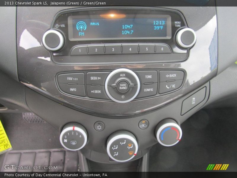 Jalapeno (Green) / Green/Green 2013 Chevrolet Spark LS