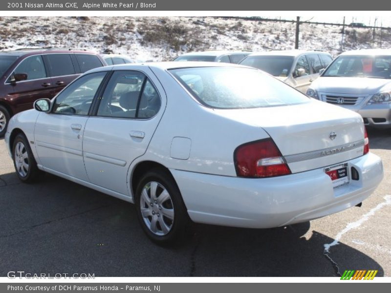 Alpine White Pearl / Blond 2001 Nissan Altima GXE