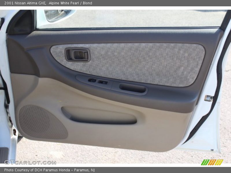 Alpine White Pearl / Blond 2001 Nissan Altima GXE
