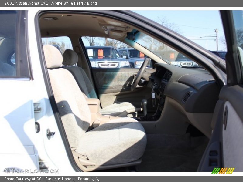 Alpine White Pearl / Blond 2001 Nissan Altima GXE