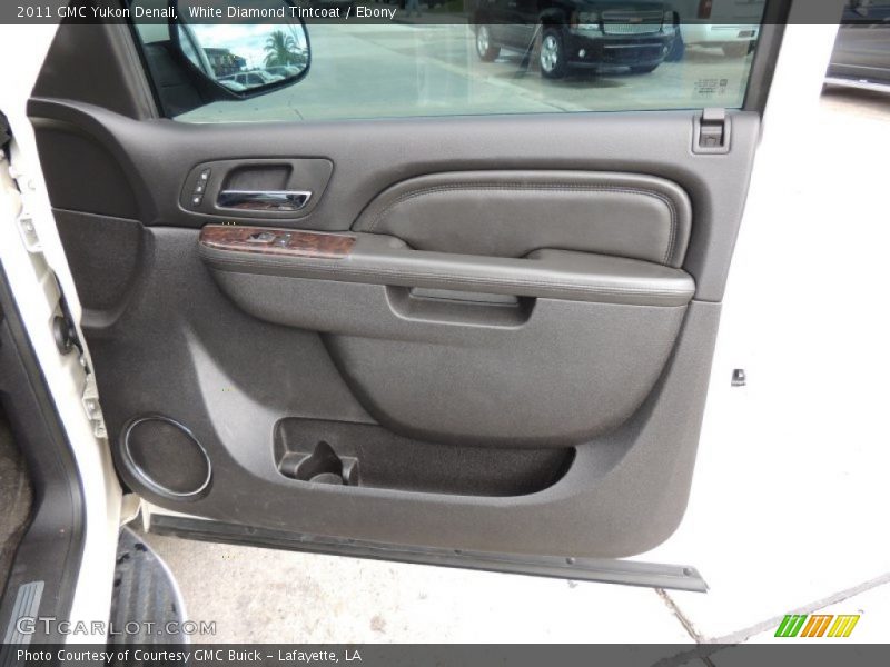 White Diamond Tintcoat / Ebony 2011 GMC Yukon Denali