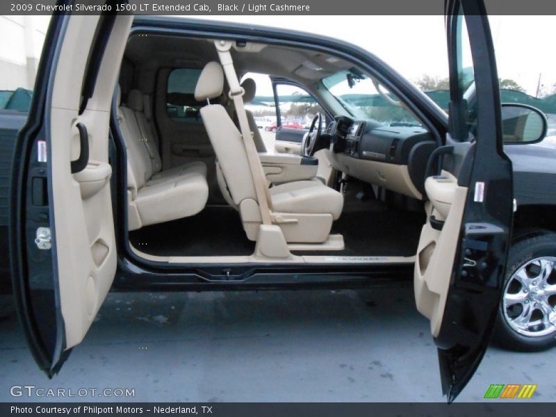 Black / Light Cashmere 2009 Chevrolet Silverado 1500 LT Extended Cab
