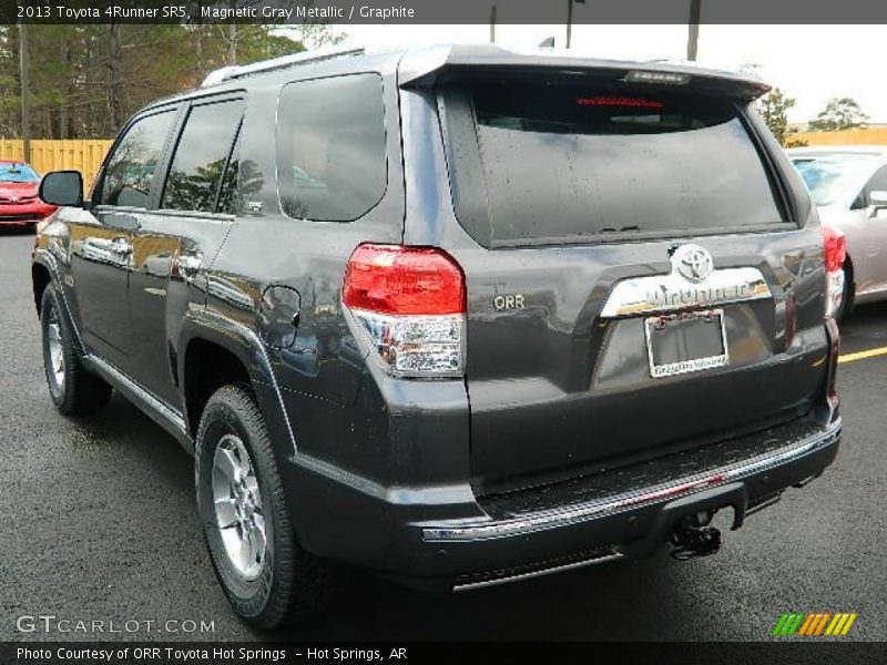 Magnetic Gray Metallic / Graphite 2013 Toyota 4Runner SR5