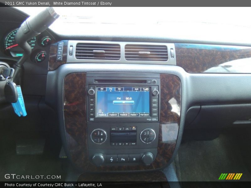 White Diamond Tintcoat / Ebony 2011 GMC Yukon Denali