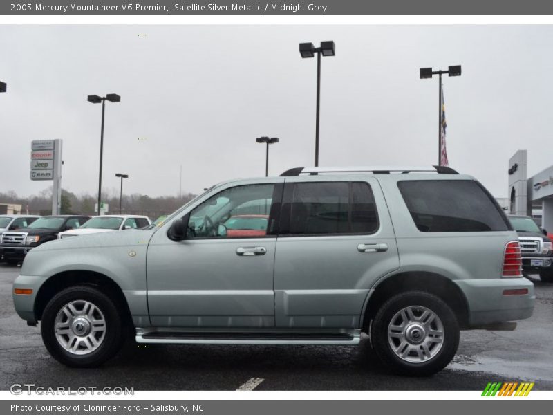 Satellite Silver Metallic / Midnight Grey 2005 Mercury Mountaineer V6 Premier