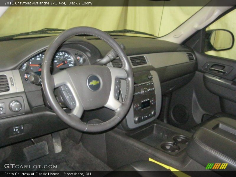 Black / Ebony 2011 Chevrolet Avalanche Z71 4x4