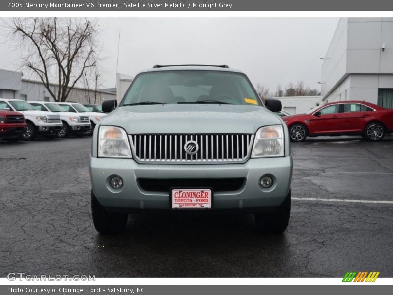 Satellite Silver Metallic / Midnight Grey 2005 Mercury Mountaineer V6 Premier