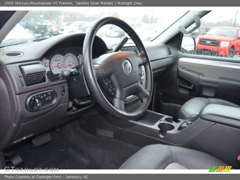 Satellite Silver Metallic / Midnight Grey 2005 Mercury Mountaineer V6 Premier