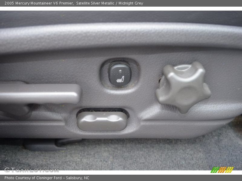 Front Seat of 2005 Mountaineer V6 Premier
