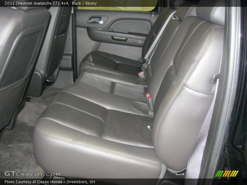 Black / Ebony 2011 Chevrolet Avalanche Z71 4x4