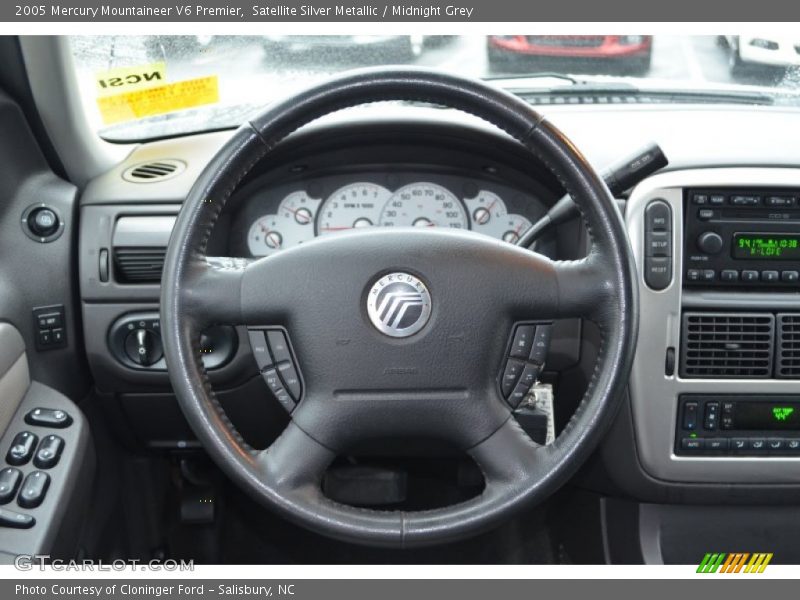  2005 Mountaineer V6 Premier Steering Wheel