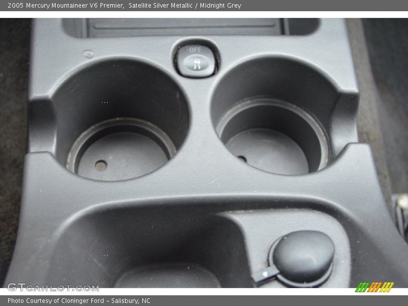 Satellite Silver Metallic / Midnight Grey 2005 Mercury Mountaineer V6 Premier