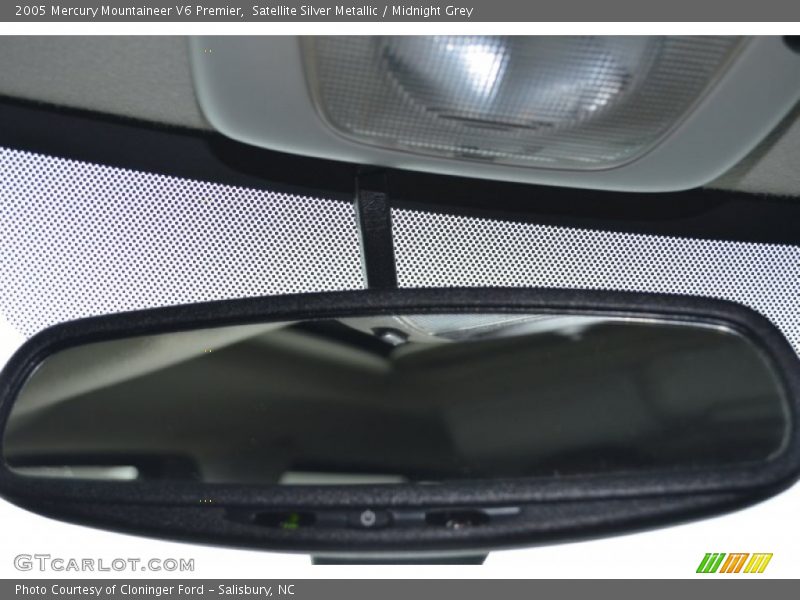 Satellite Silver Metallic / Midnight Grey 2005 Mercury Mountaineer V6 Premier