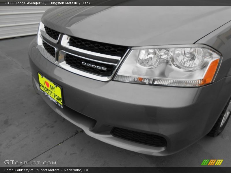 Tungsten Metallic / Black 2012 Dodge Avenger SE