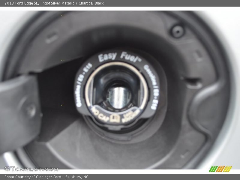 Ingot Silver Metallic / Charcoal Black 2013 Ford Edge SE