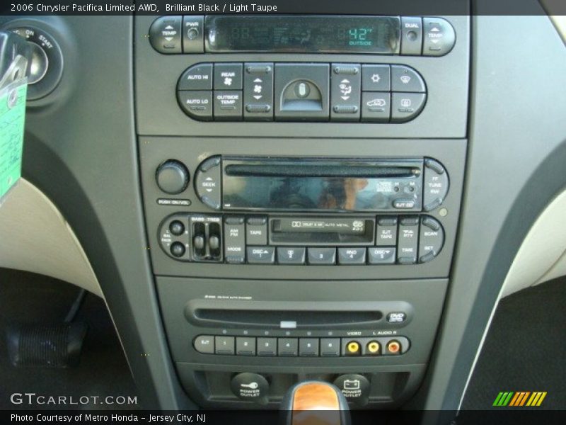 Controls of 2006 Pacifica Limited AWD